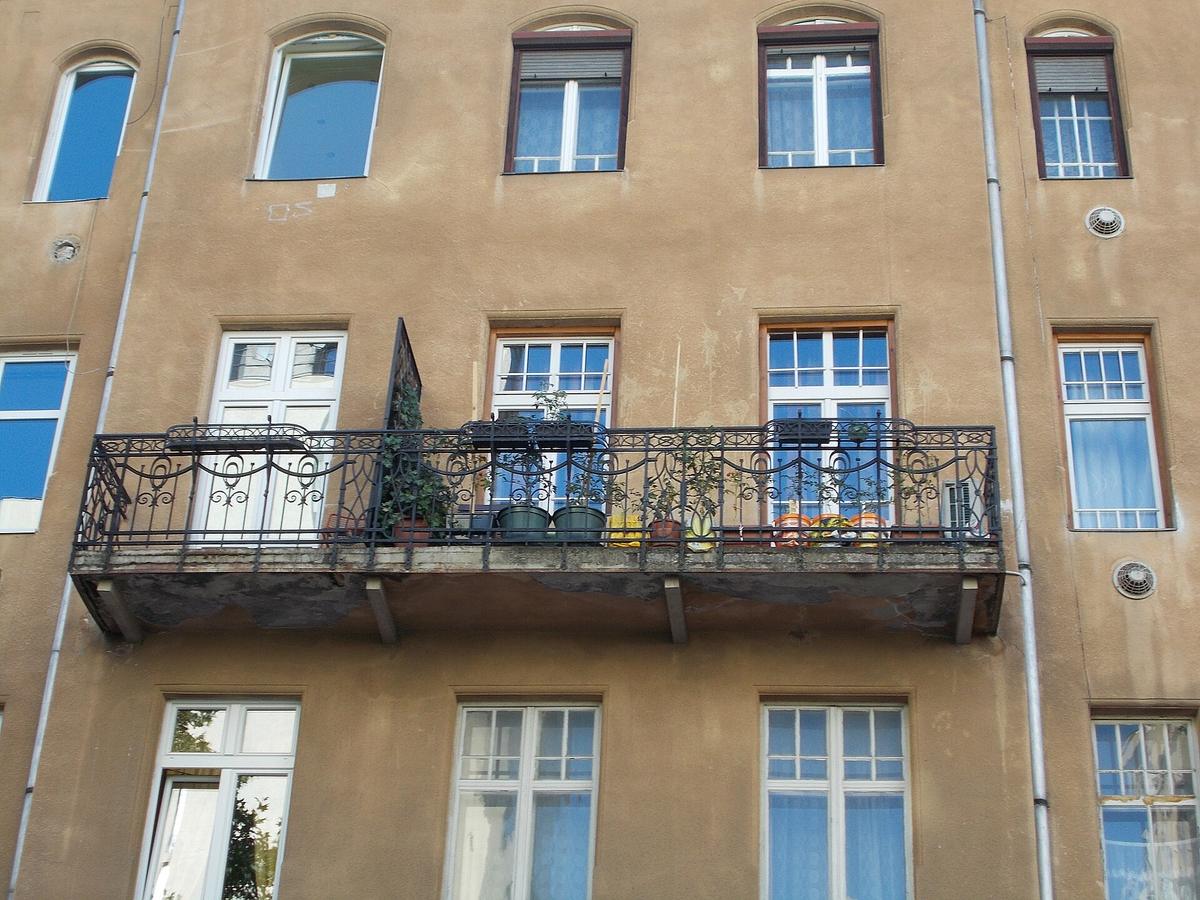 apartment balcony sea view