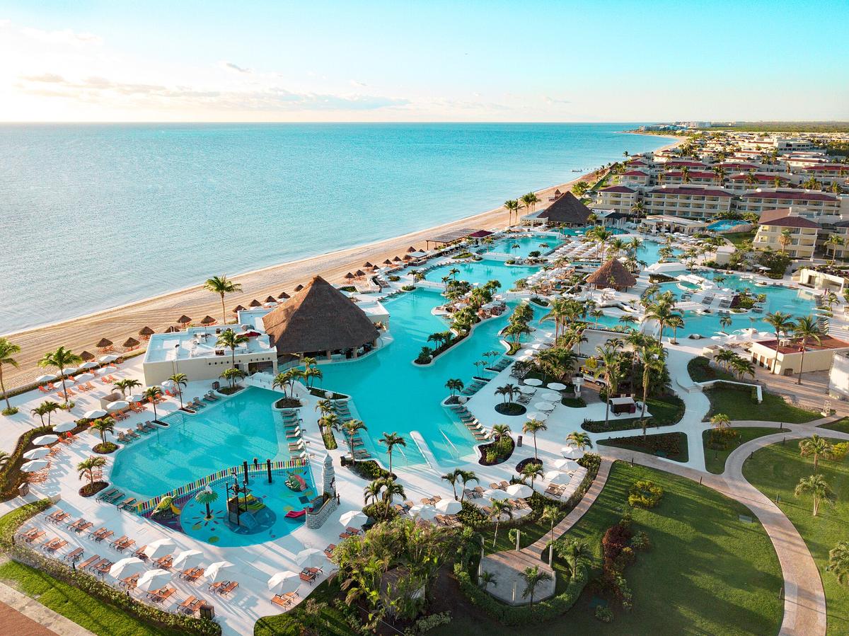 Cancun resort beach terrace